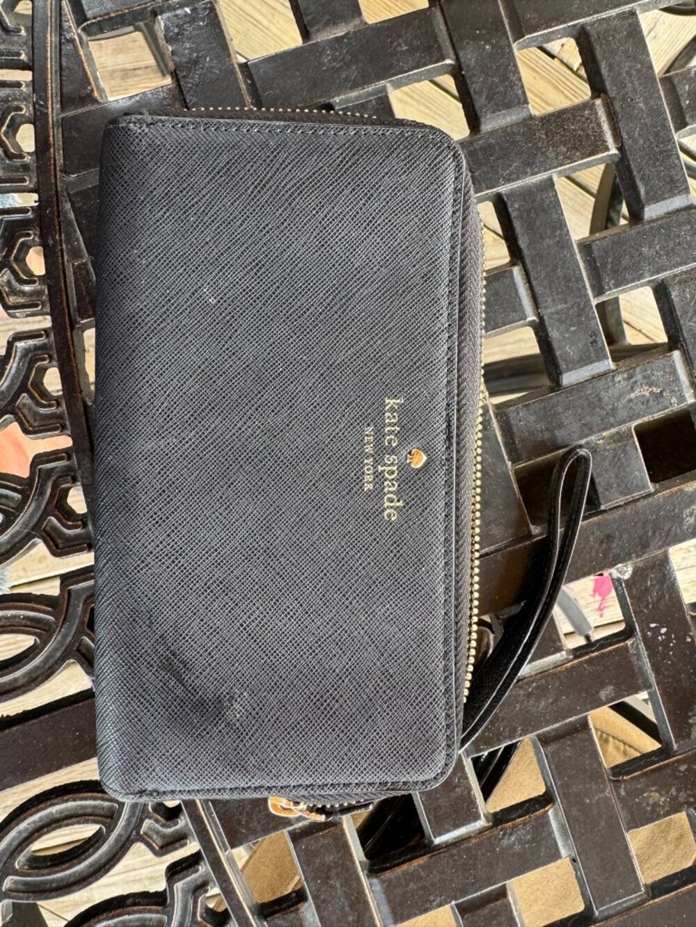 Kate Spade New York Black Zip Around Continental Wallet Wrist Strap Saffiano